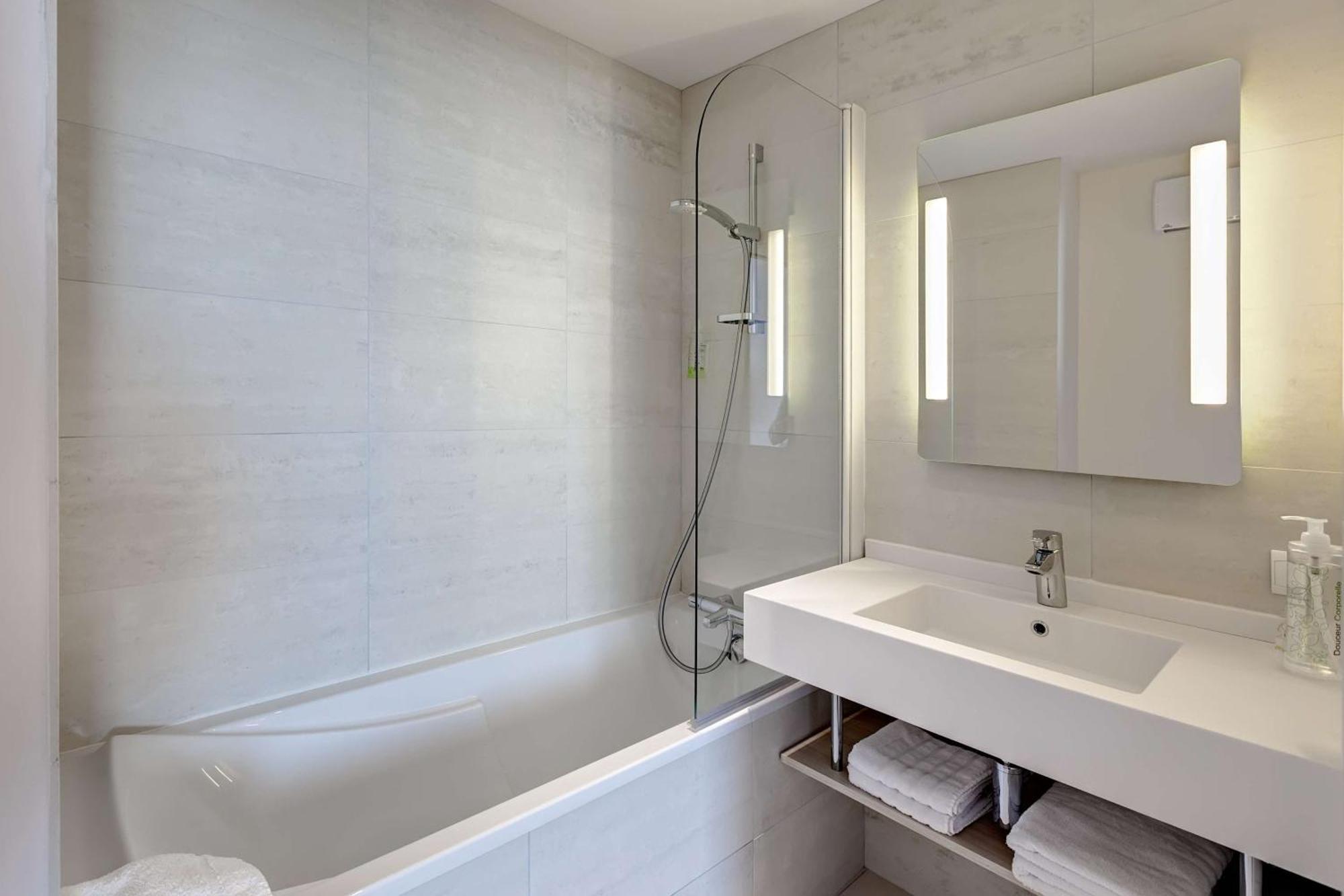Brit Hotel Vendee Mer Les Achards  외부 사진