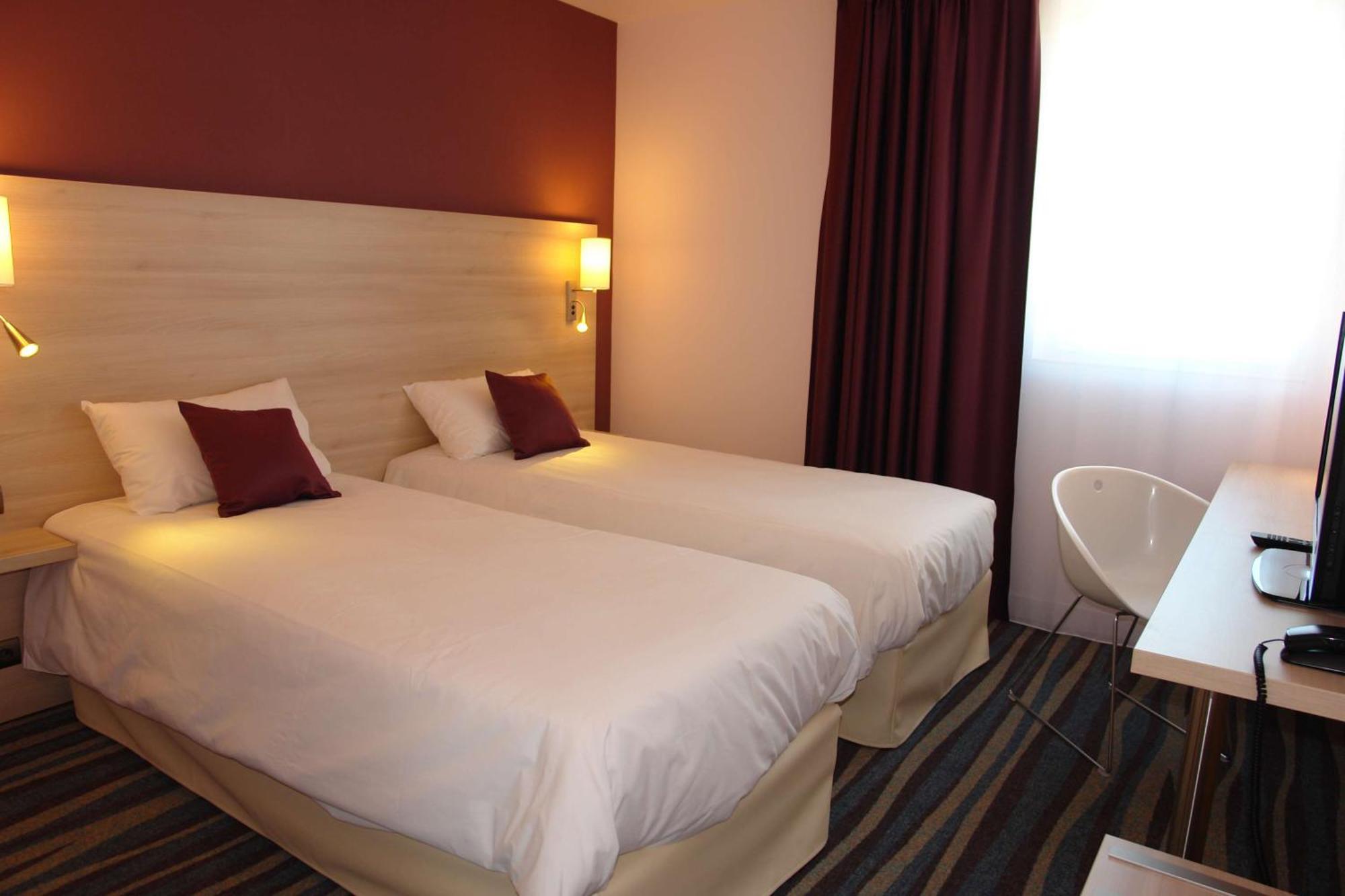 Brit Hotel Vendee Mer Les Achards  외부 사진